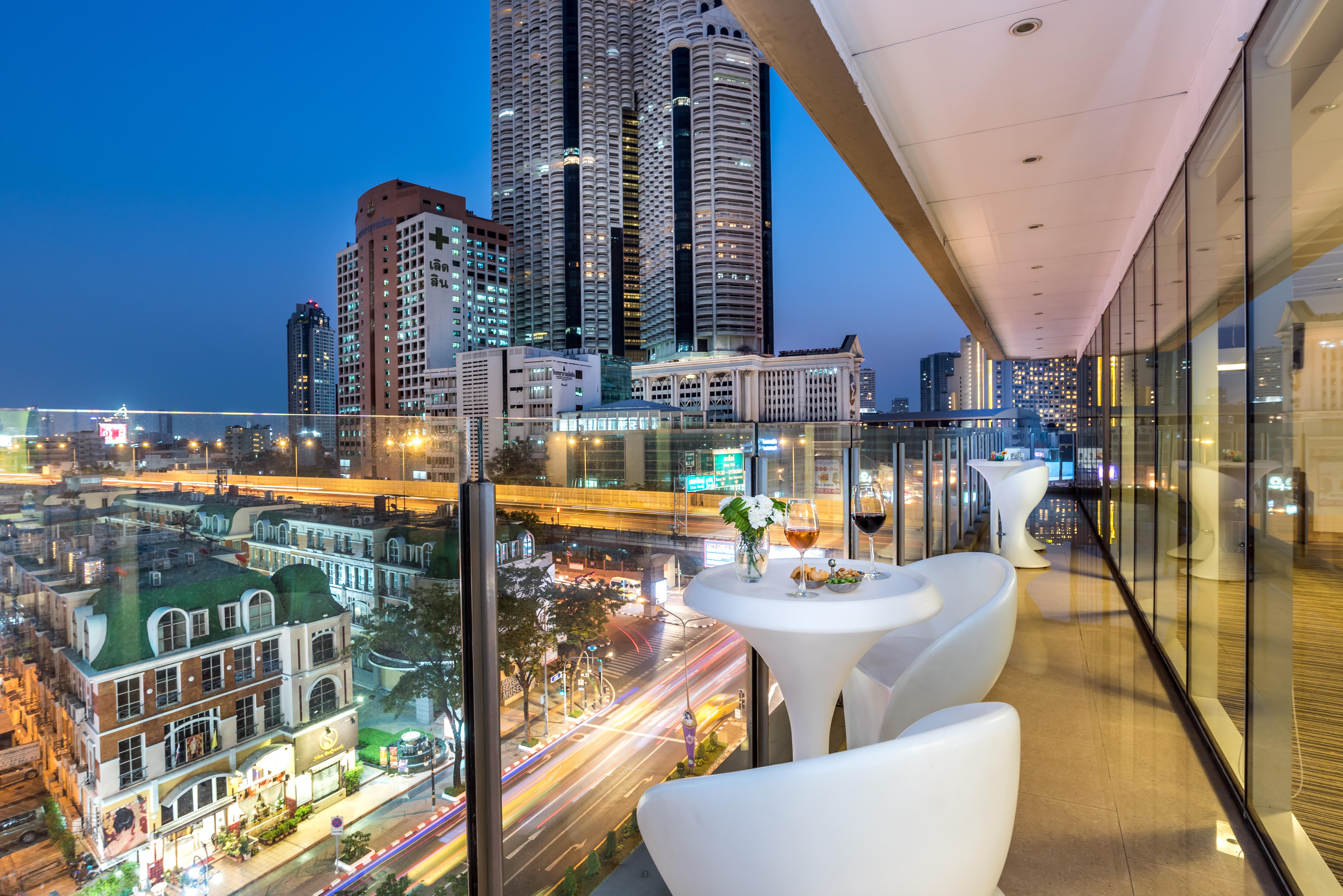Hilton Garden Inn Bangkok Silom Exterior foto