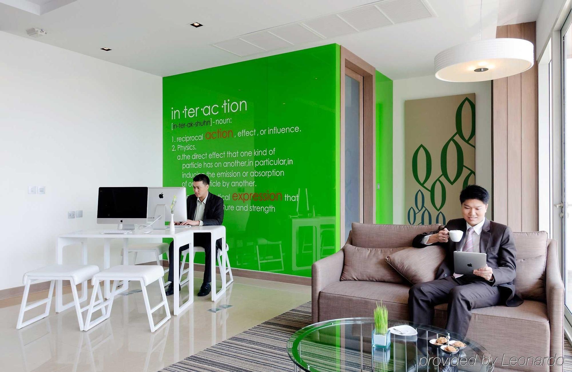 Hilton Garden Inn Bangkok Silom Instalações foto