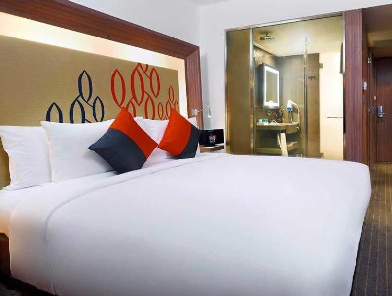 Hilton Garden Inn Bangkok Silom Exterior foto