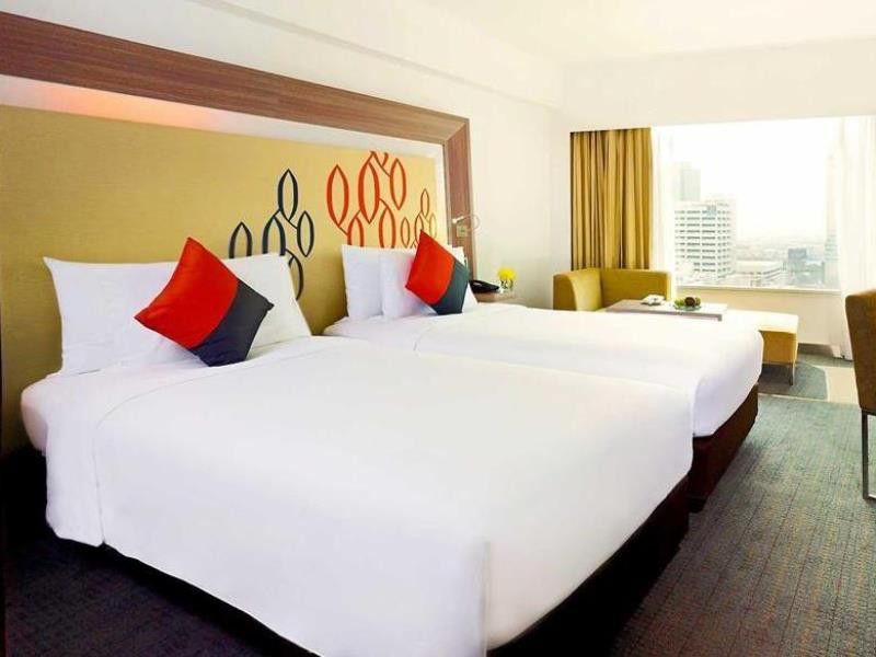 Hilton Garden Inn Bangkok Silom Exterior foto