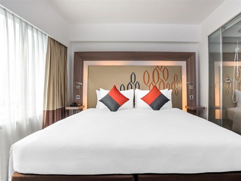 Hilton Garden Inn Bangkok Silom Exterior foto